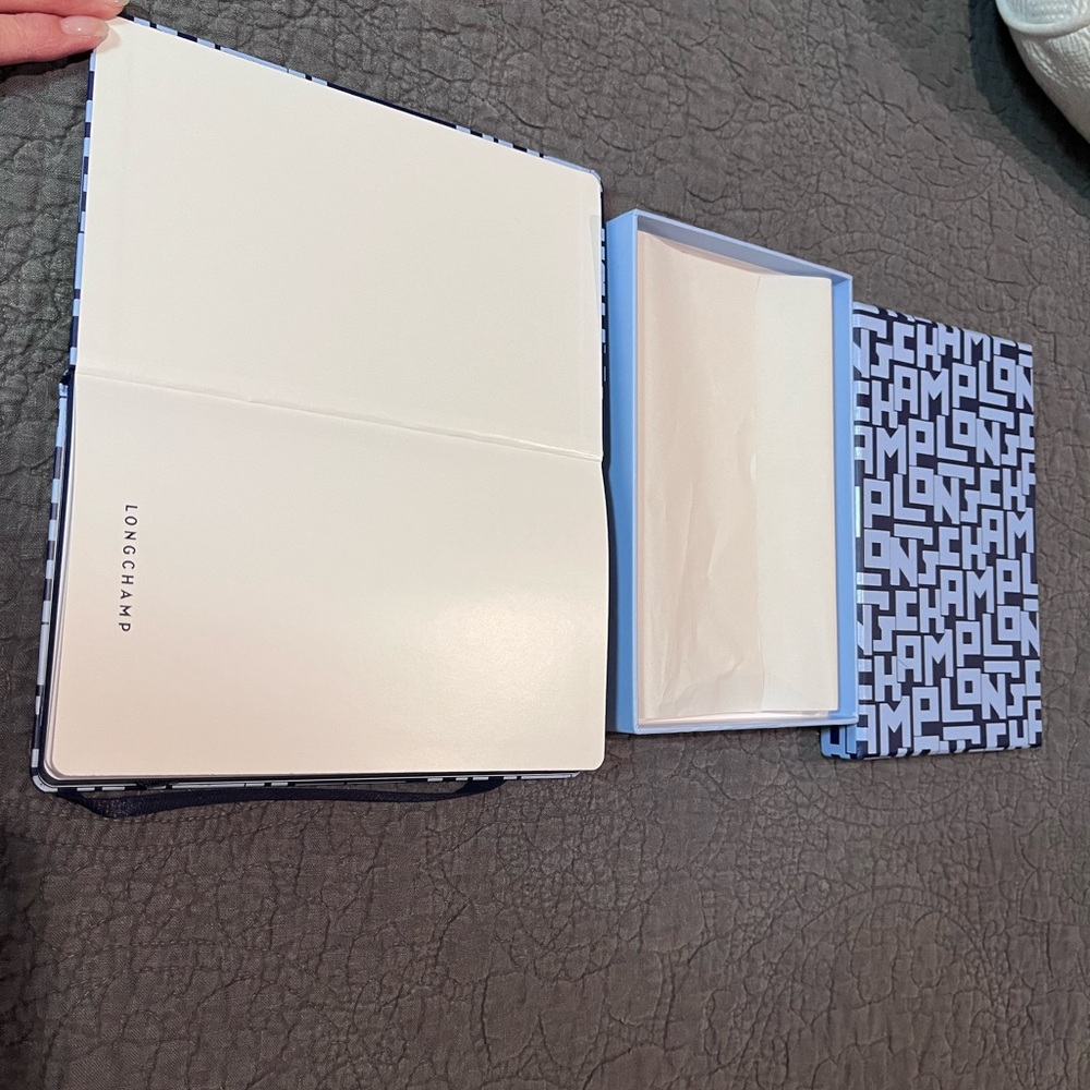 Longchamp journal, brand new and never used. - Picture 2 of 8